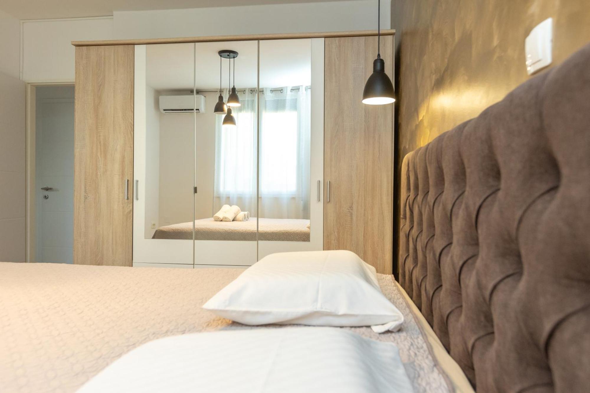 Deluxe Apartment Near The Bridge Zadar Exterior foto