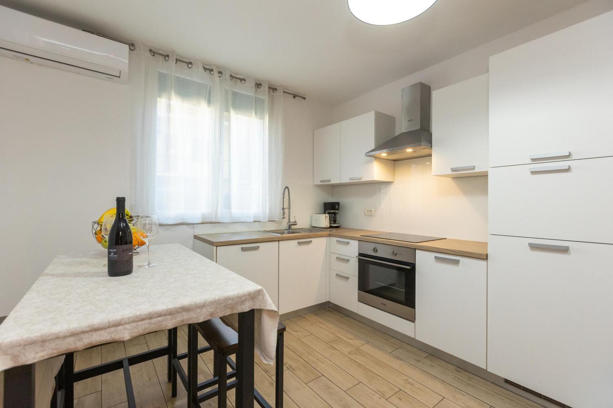 Deluxe Apartment Near The Bridge Zadar Exterior foto