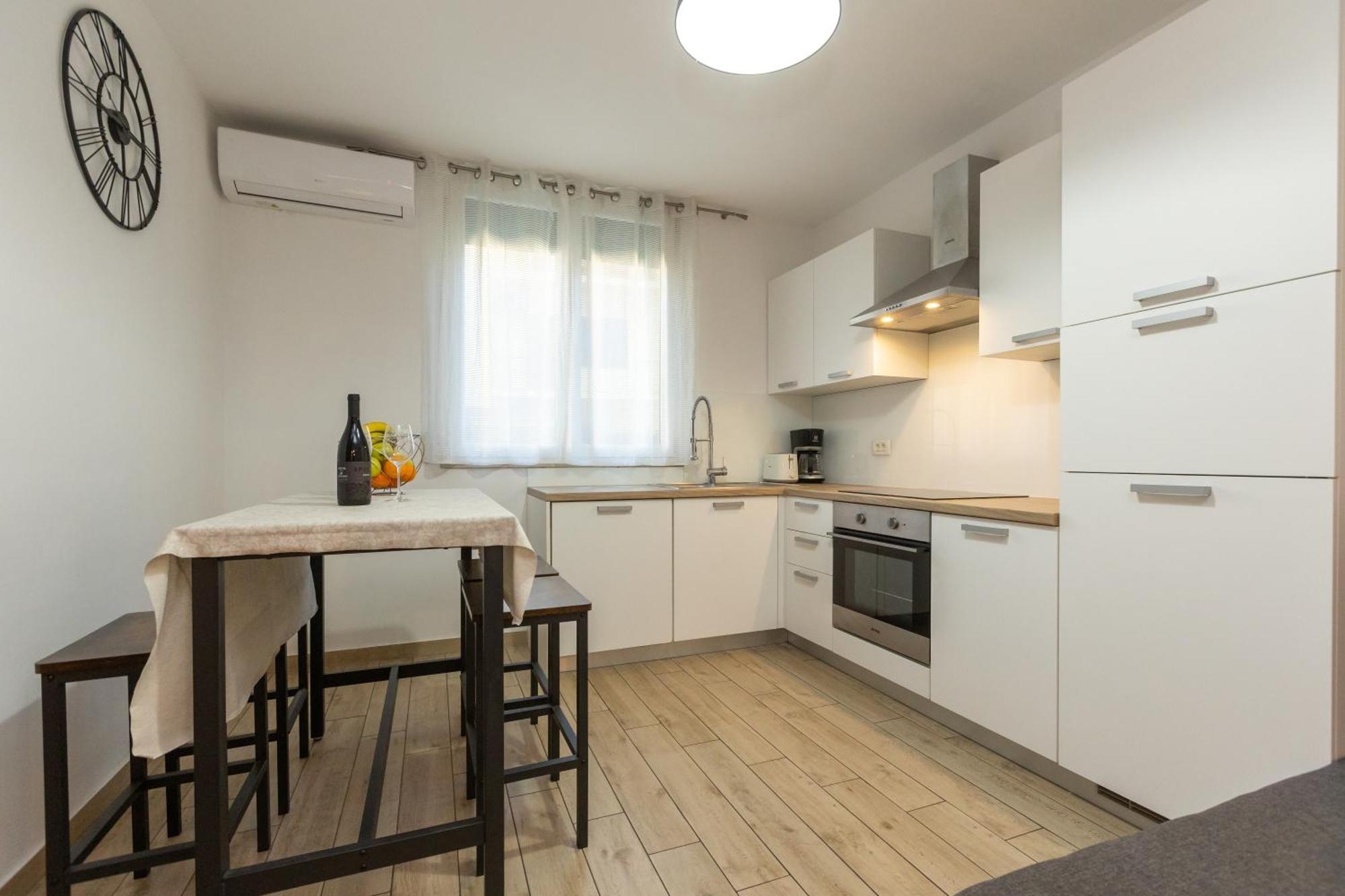 Deluxe Apartment Near The Bridge Zadar Exterior foto
